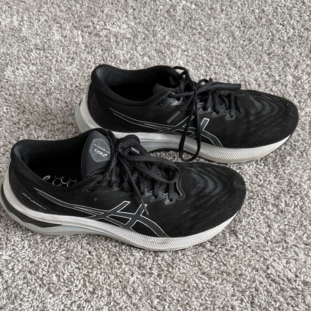 ASICS GT-2000 11 - Women’s Black and White Athletic Shoes